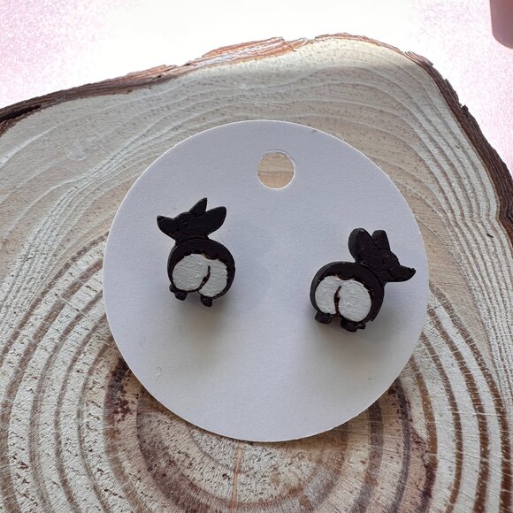 NEW Hand Painted Wooden Mini Corgi Studs - Picture 1 of 2
